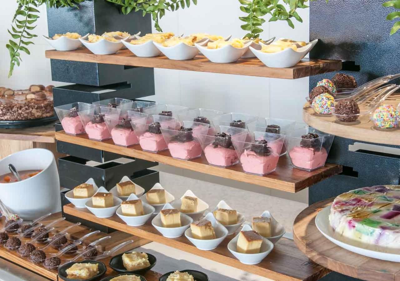 Enjoy Solar Das Aguas Park Resort Olimpia Luaran gambar A dessert buffet