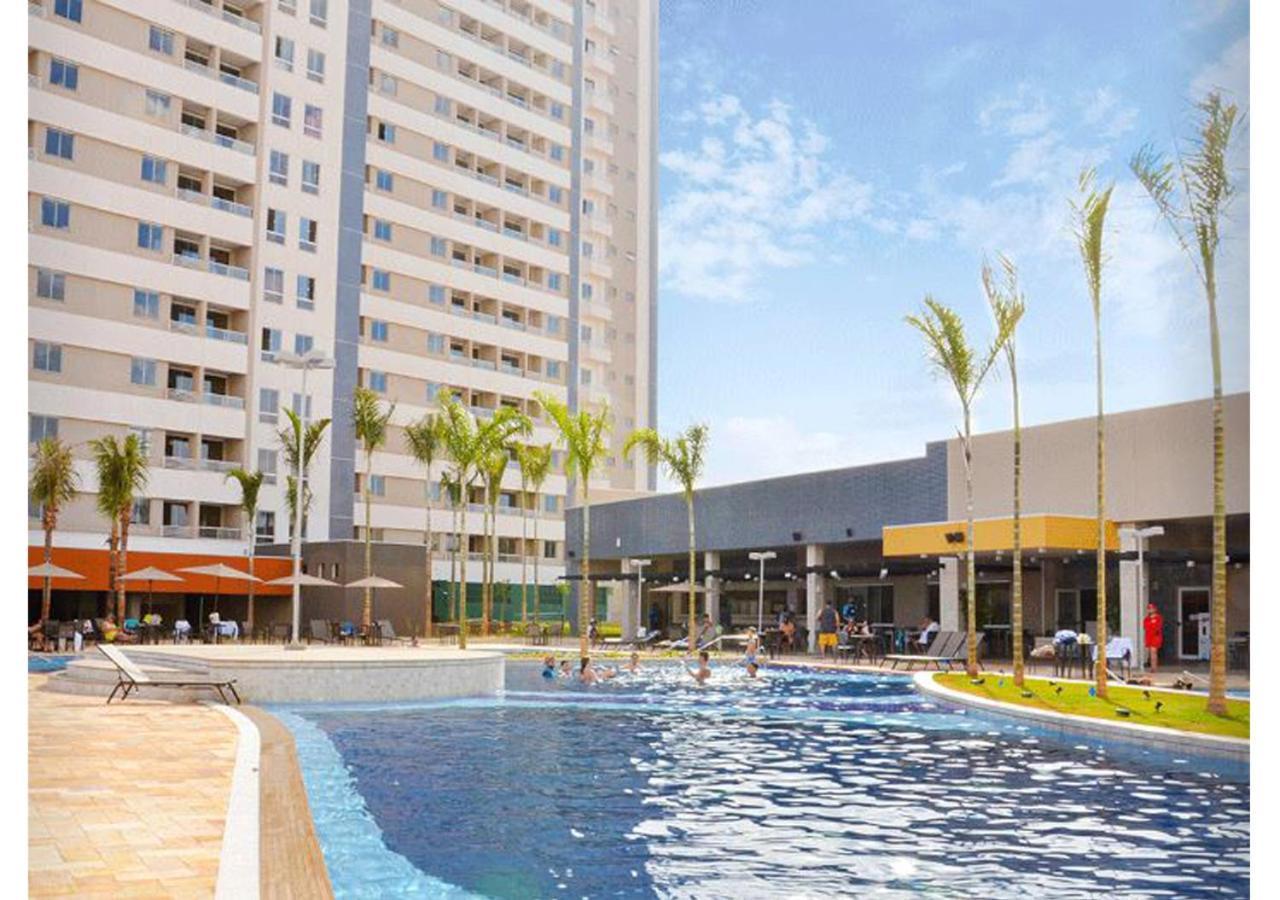 Enjoy Solar Das Aguas Park Resort Olimpia Luaran gambar The swimming pool at the 38th floor of the building