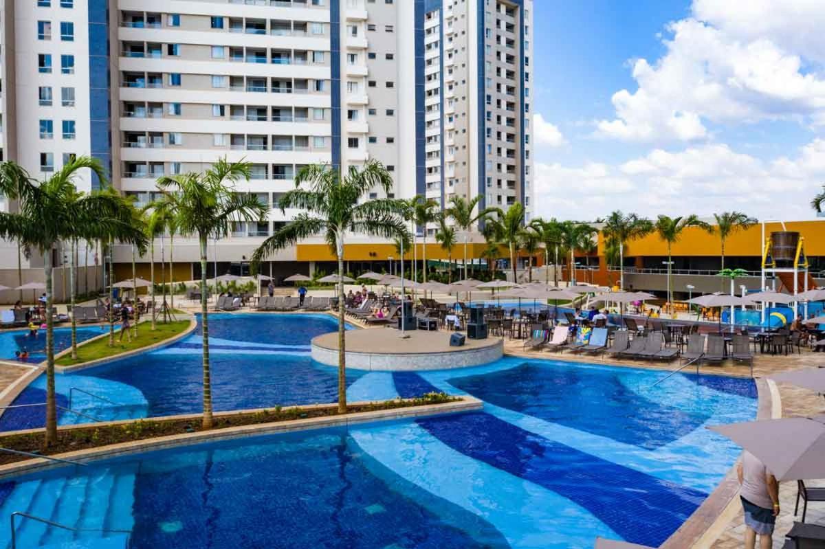 Enjoy Solar Das Aguas Park Resort Olimpia Luaran gambar The swimming pool at the Blue Residences